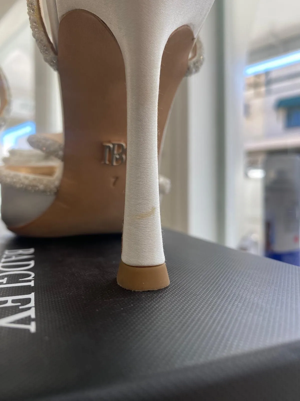 SAMPLE -  Elaine White - Size 7