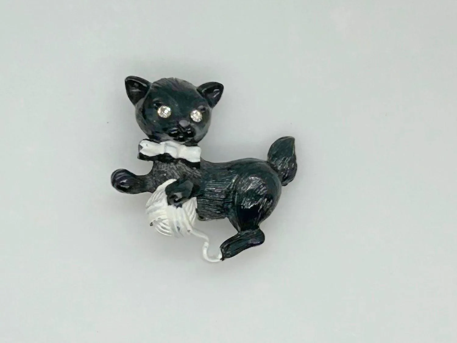 Vintage Gerry's Black Kitten with a Ball of Yarn Brooch