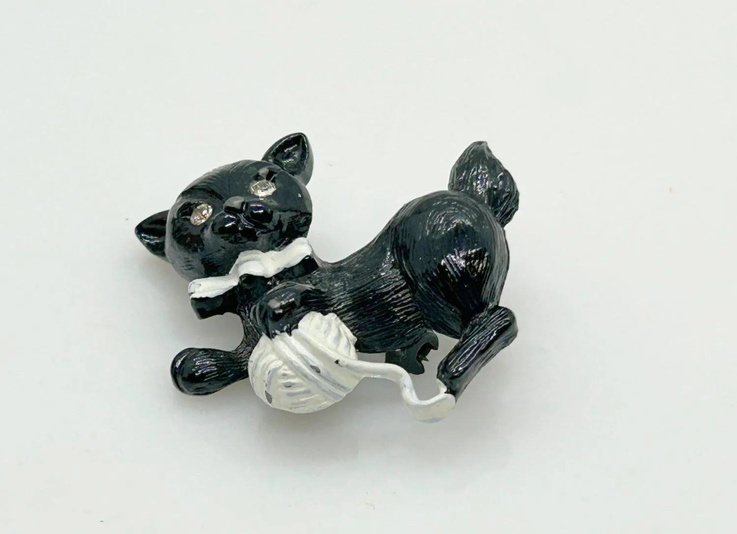 Vintage Gerry's Black Kitten with a Ball of Yarn Brooch